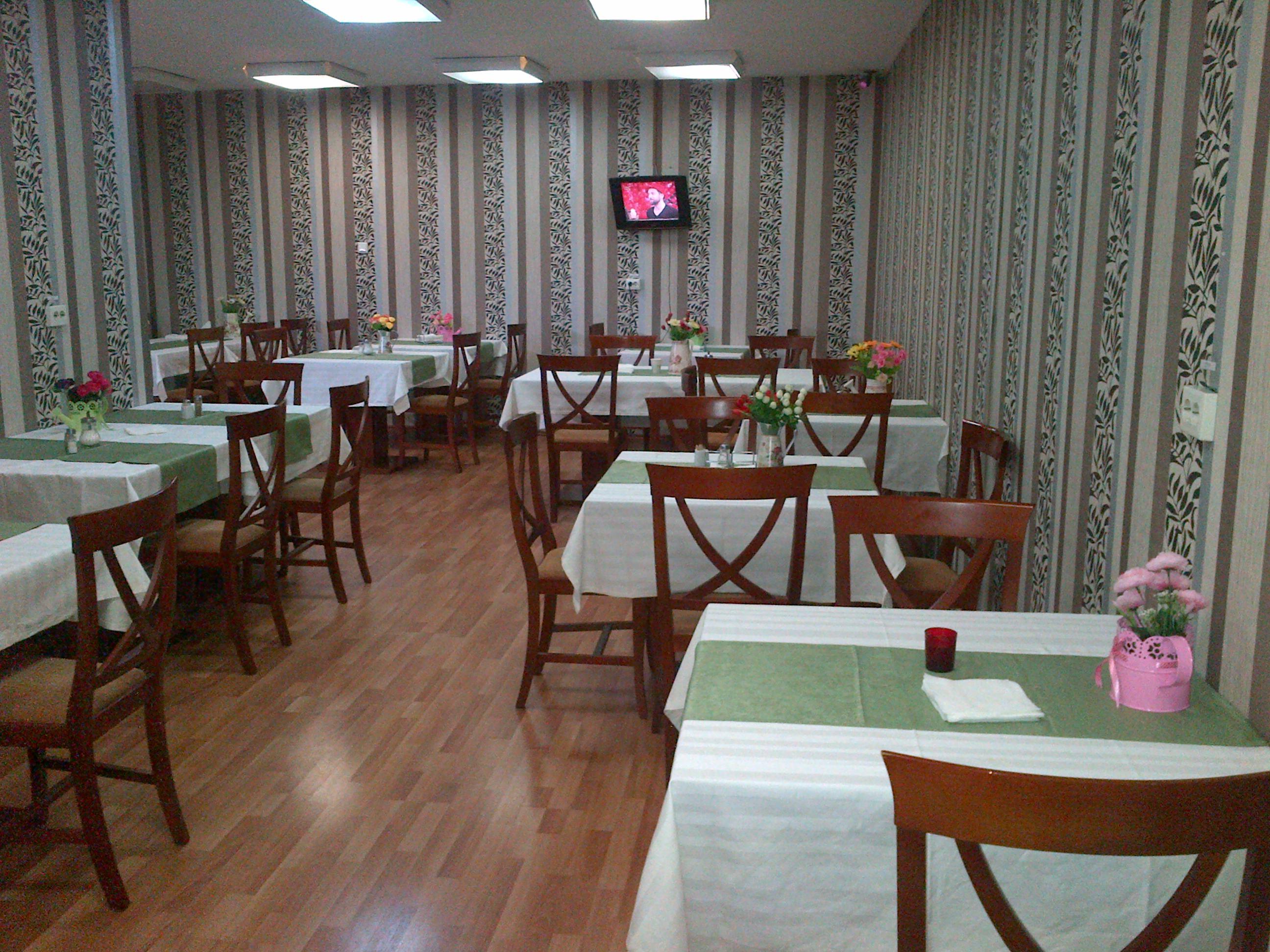 Reina Hotel
