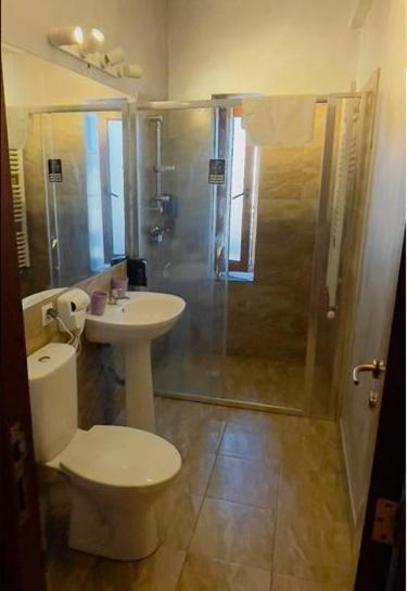 Reina Hotel