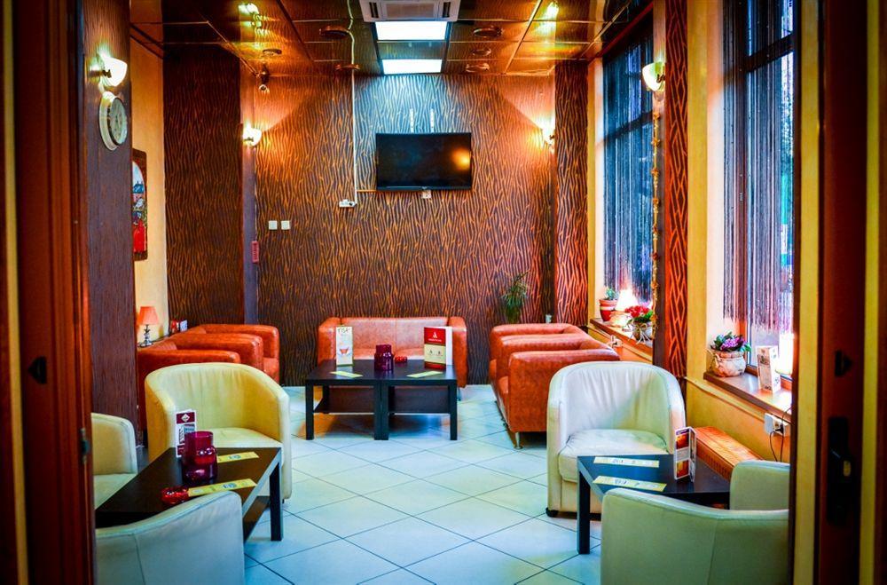 Reina Hotel