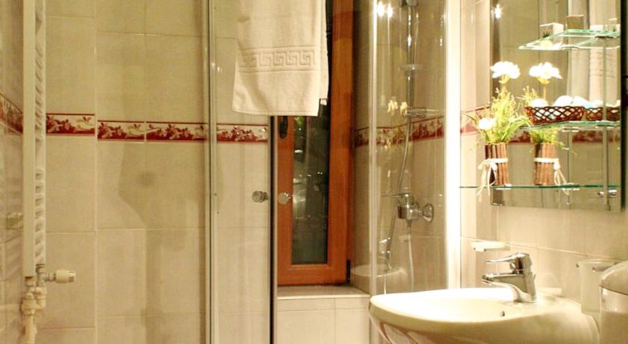 Reina Hotel 3*